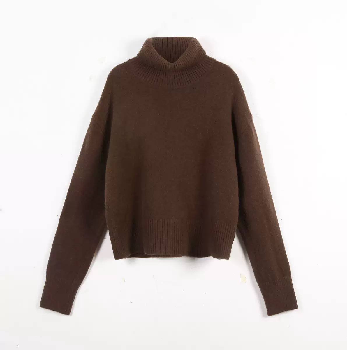 Oversized Turtleneck Knit Sweater – Relaxed Fit with Ribbed Cuffs
