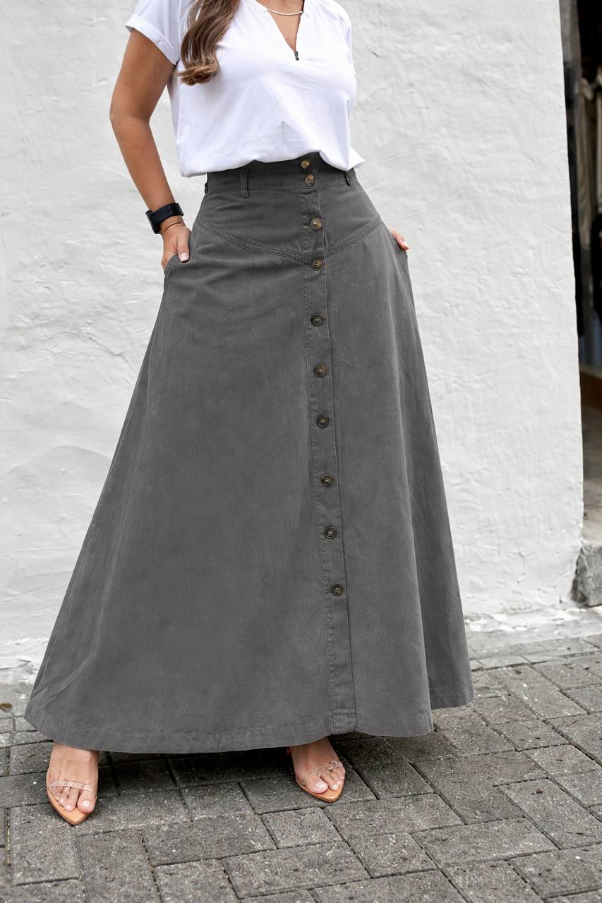 Button Front A-Line Maxi Skirt  – High-Waisted Skirt with Pockets