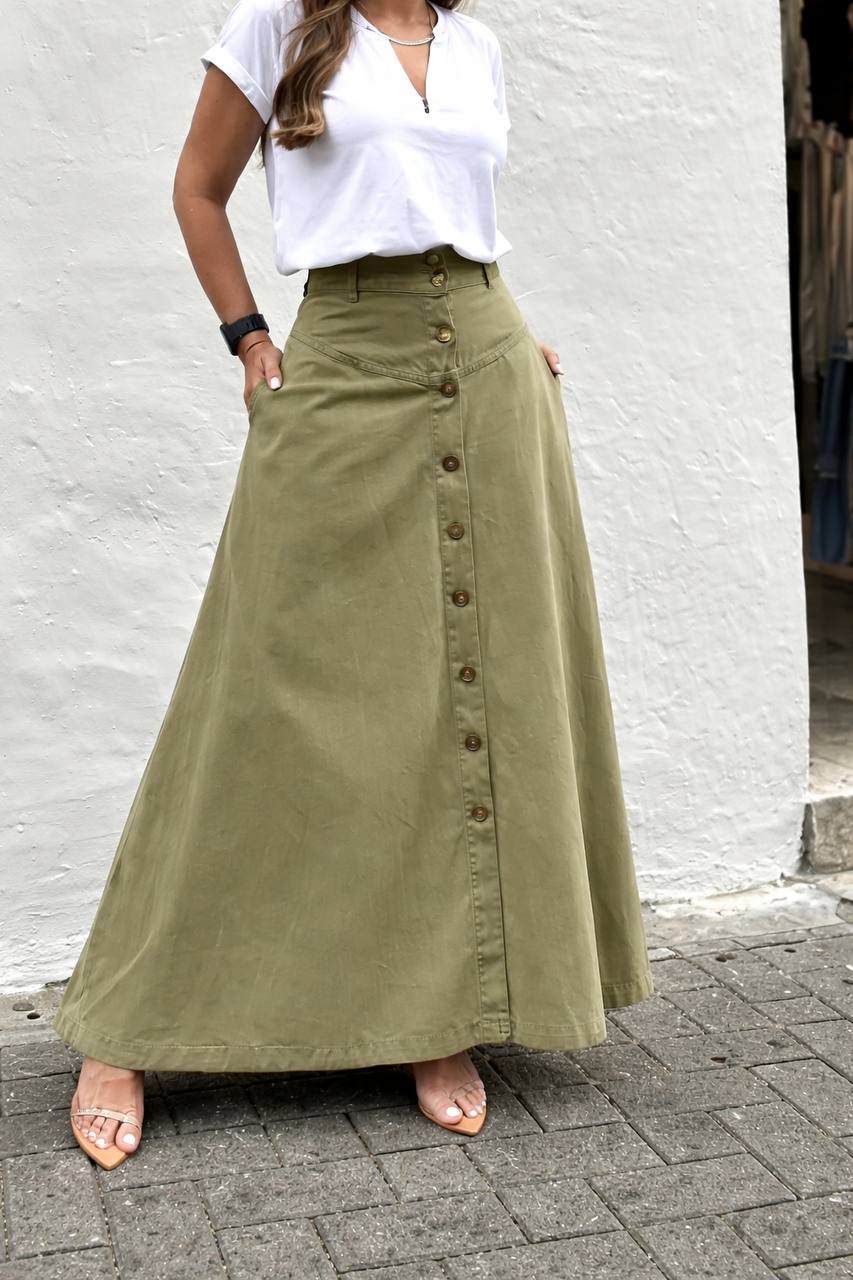 Button Front A-Line Maxi Skirt  – High-Waisted Skirt with Pockets