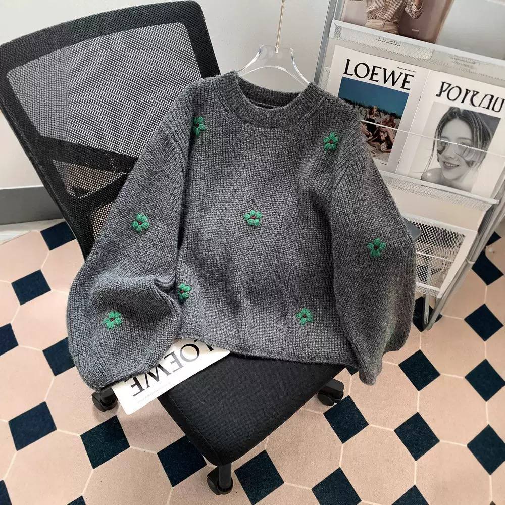 Floral Embroidered Knit Sweater – Crew Neck with Relaxed Fit
