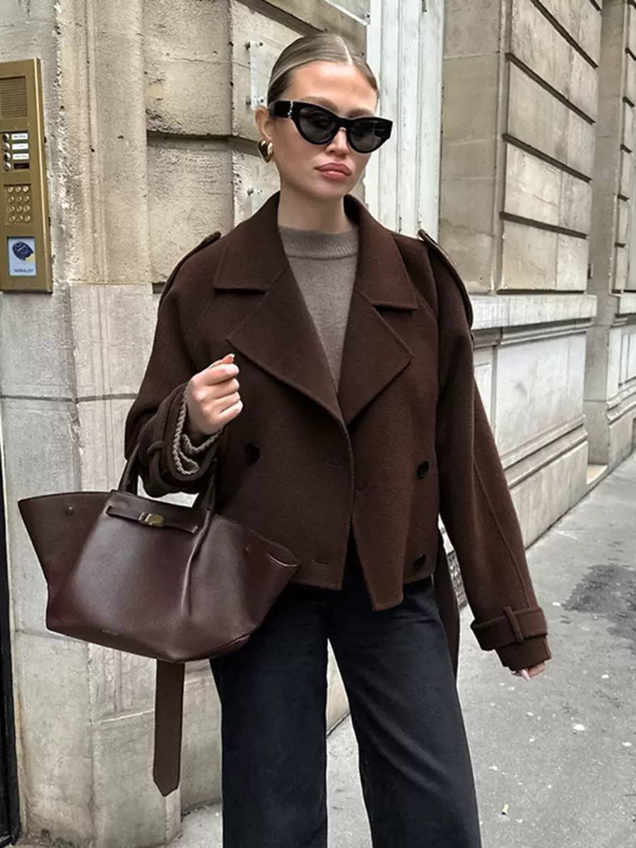 Double-Breasted Wool Coat – Cropped Tailored Jacket with Wide Lapels and Belted Cuffs