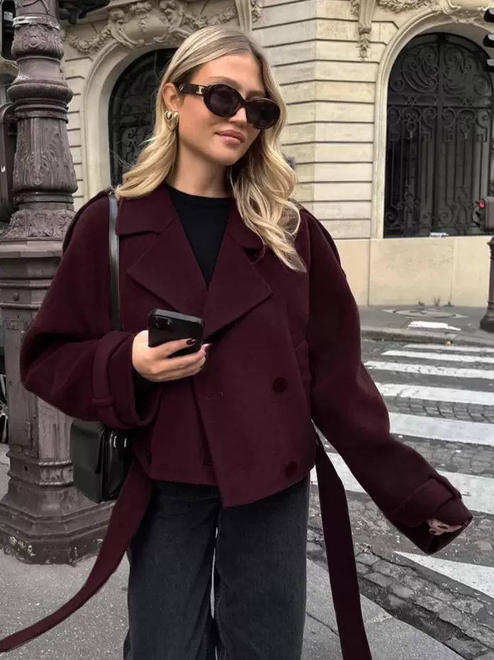 Double-Breasted Wool Coat – Cropped Tailored Jacket with Wide Lapels and Belted Cuffs