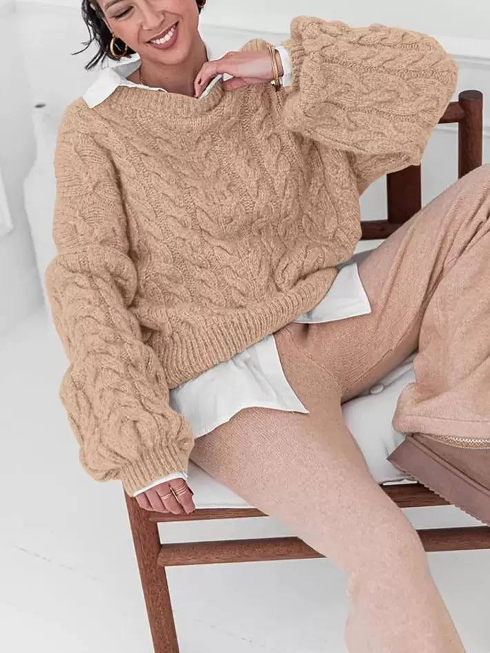 Cable Knit Sweater – Round Neck with Relaxed Fit and Ribbed Cuffs