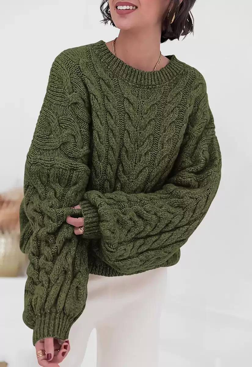 Cable Knit Sweater – Round Neck with Relaxed Fit and Ribbed Cuffs
