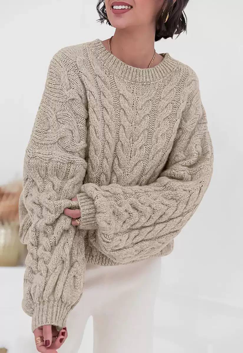 Cable Knit Sweater – Round Neck with Relaxed Fit and Ribbed Cuffs