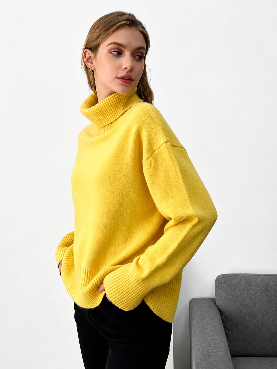 Oversized Turtleneck Knit Sweater – Relaxed Fit with Ribbed Cuffs