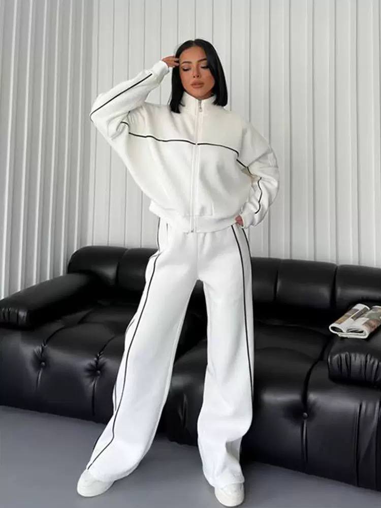 Zip-Up Tracksuit Set – Contrast Piping & Wide-Leg Trousers
