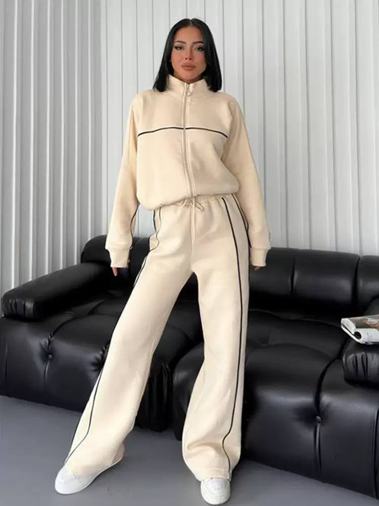 Zip-Up Tracksuit Set – Contrast Piping & Wide-Leg Trousers