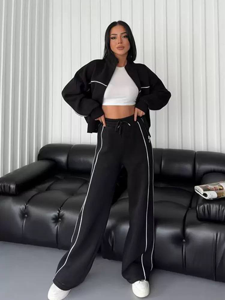 Zip-Up Tracksuit Set – Contrast Piping & Wide-Leg Trousers